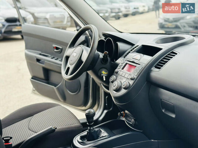 Серый Киа Soul, объемом двигателя 1.6 л и пробегом 18 тыс. км за 10500 $, фото 23 на Automoto.ua
