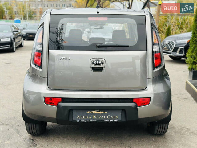 Серый Киа Soul, объемом двигателя 1.6 л и пробегом 18 тыс. км за 10500 $, фото 10 на Automoto.ua