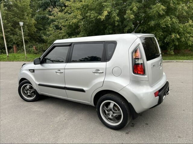 Серый Киа Soul, объемом двигателя 1.6 л и пробегом 275 тыс. км за 5999 $, фото 17 на Automoto.ua