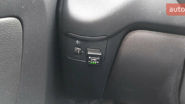 Серый Киа Soul, объемом двигателя 1.6 л и пробегом 109 тыс. км за 8300 $, фото 31 на Automoto.ua