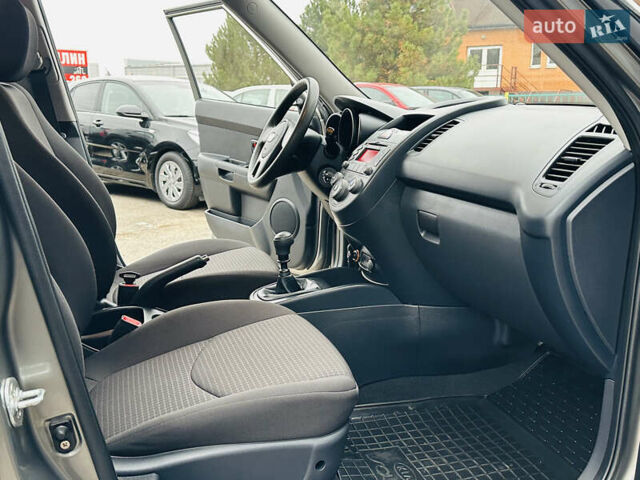 Сірий Кіа Soul, об'ємом двигуна 1.6 л та пробігом 18 тис. км за 9999 $, фото 30 на Automoto.ua