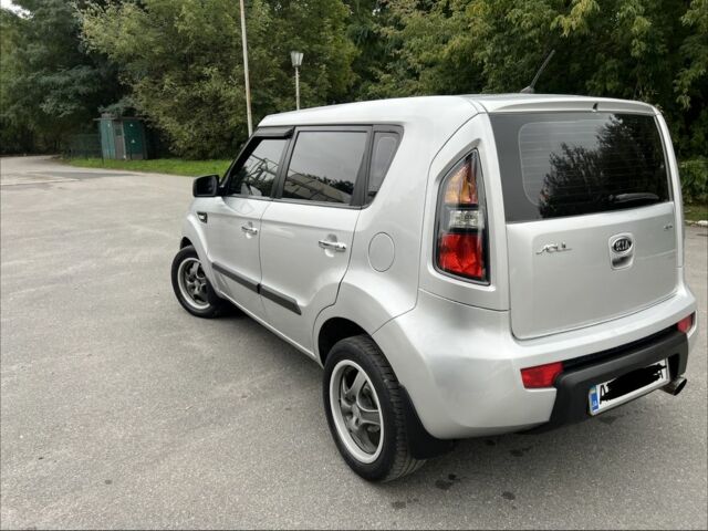 Серый Киа Soul, объемом двигателя 1.6 л и пробегом 275 тыс. км за 5999 $, фото 4 на Automoto.ua
