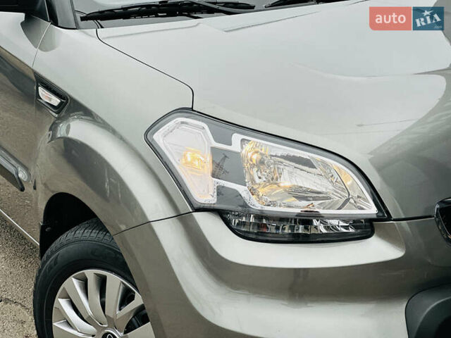 Сірий Кіа Soul, об'ємом двигуна 1.6 л та пробігом 18 тис. км за 9999 $, фото 11 на Automoto.ua