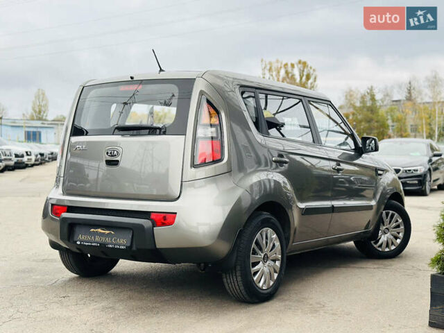 Серый Киа Soul, объемом двигателя 1.6 л и пробегом 18 тыс. км за 10500 $, фото 1 на Automoto.ua