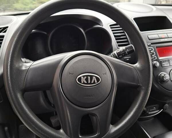 Сірий Кіа Soul, об'ємом двигуна 1.59 л та пробігом 86 тис. км за 6900 $, фото 39 на Automoto.ua