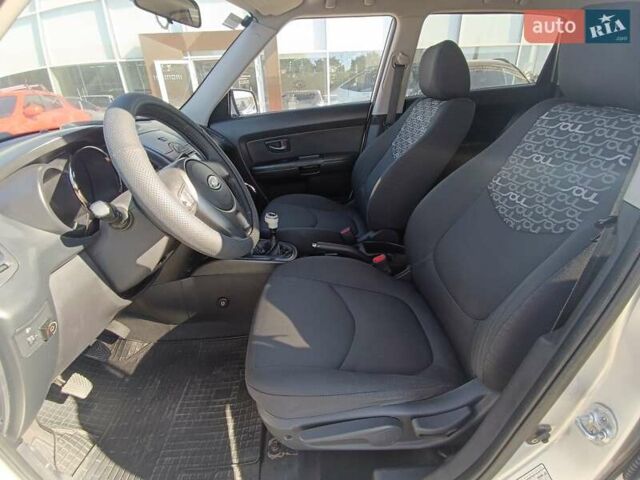 Серый Киа Soul, объемом двигателя 1.6 л и пробегом 279 тыс. км за 5850 $, фото 8 на Automoto.ua