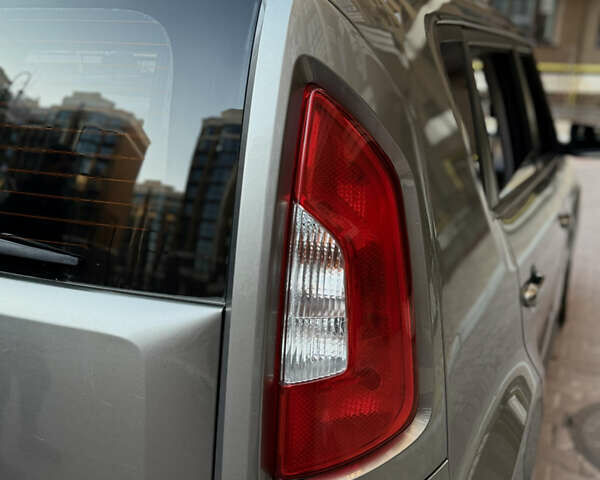 Серый Киа Soul, объемом двигателя 1.59 л и пробегом 203 тыс. км за 7500 $, фото 12 на Automoto.ua