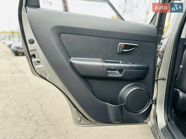 Серый Киа Soul, объемом двигателя 1.6 л и пробегом 18 тыс. км за 10500 $, фото 16 на Automoto.ua