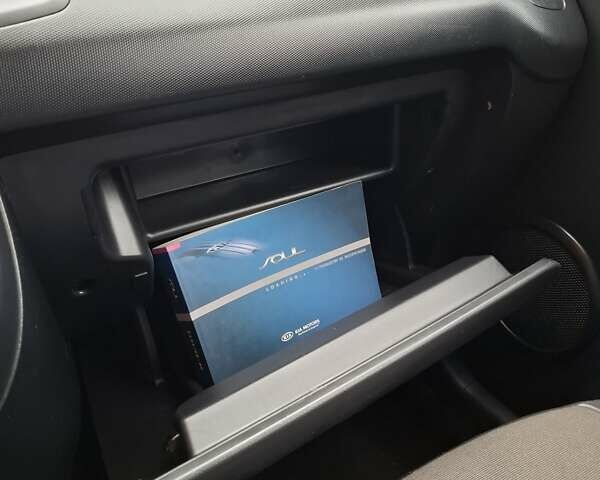 Сірий Кіа Soul, об'ємом двигуна 1.59 л та пробігом 86 тис. км за 6900 $, фото 60 на Automoto.ua