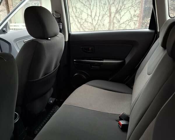 Сірий Кіа Soul, об'ємом двигуна 1.59 л та пробігом 86 тис. км за 6900 $, фото 35 на Automoto.ua