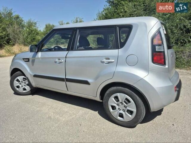 Серый Киа Soul, объемом двигателя 1.59 л и пробегом 59 тыс. км за 9000 $, фото 1 на Automoto.ua