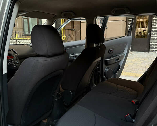 Серый Киа Soul, объемом двигателя 1.59 л и пробегом 203 тыс. км за 7500 $, фото 22 на Automoto.ua