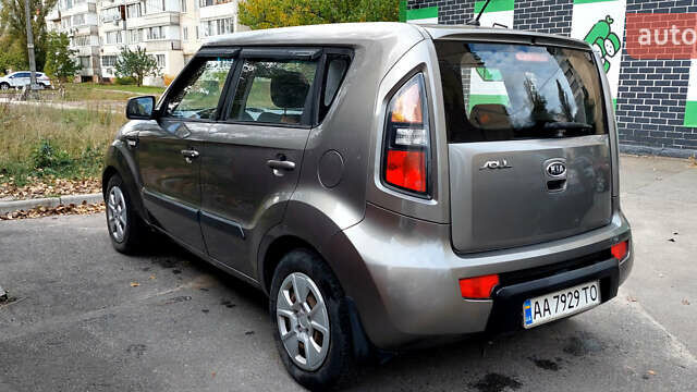Серый Киа Soul, объемом двигателя 1.6 л и пробегом 109 тыс. км за 8300 $, фото 10 на Automoto.ua