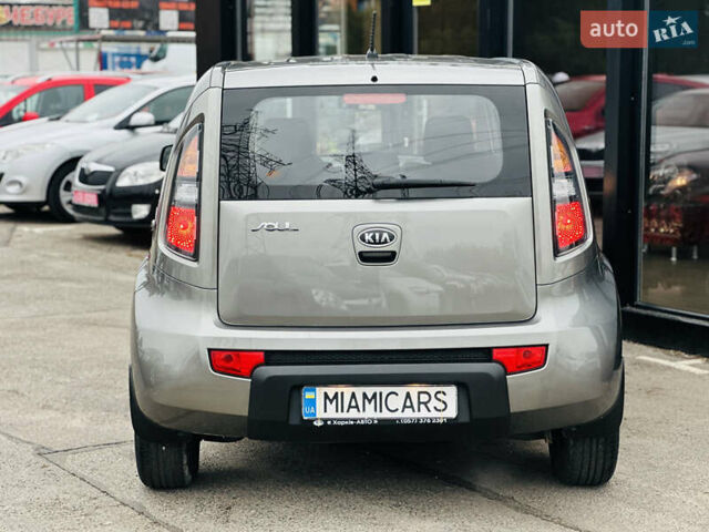 Сірий Кіа Soul, об'ємом двигуна 1.6 л та пробігом 18 тис. км за 9999 $, фото 6 на Automoto.ua