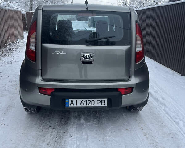 Серый Киа Soul, объемом двигателя 1.59 л и пробегом 138 тыс. км за 6600 $, фото 3 на Automoto.ua