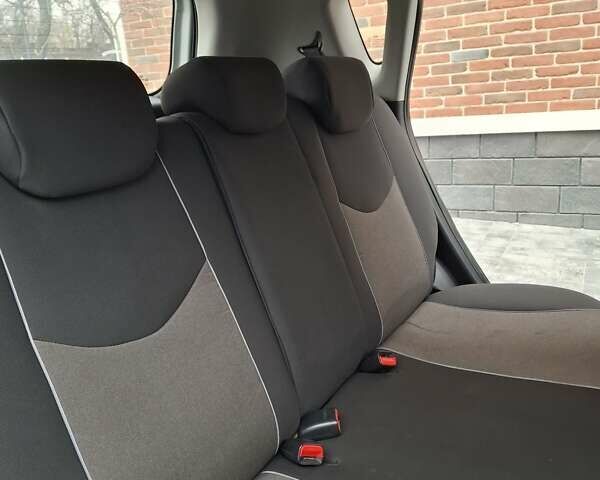 Сірий Кіа Soul, об'ємом двигуна 1.59 л та пробігом 86 тис. км за 6900 $, фото 33 на Automoto.ua