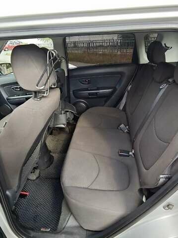 Серый Киа Soul, объемом двигателя 1.59 л и пробегом 184 тыс. км за 8500 $, фото 12 на Automoto.ua