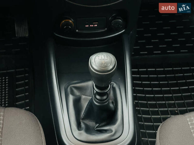 Сірий Кіа Soul, об'ємом двигуна 1.6 л та пробігом 18 тис. км за 9999 $, фото 28 на Automoto.ua