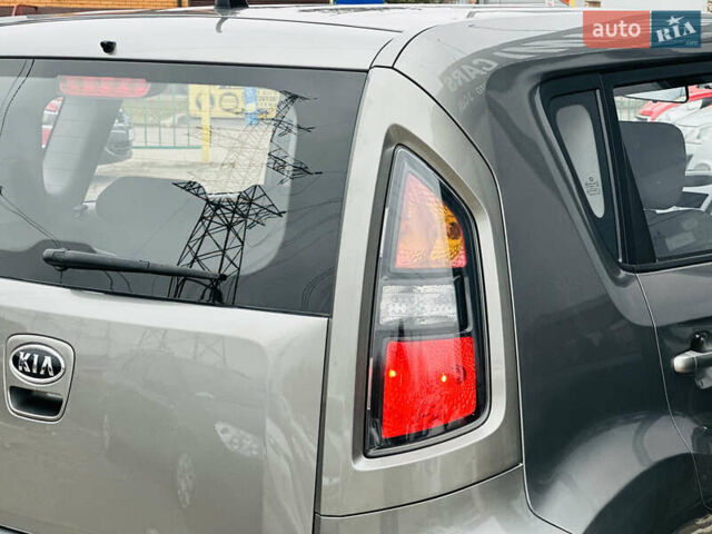 Сірий Кіа Soul, об'ємом двигуна 1.6 л та пробігом 18 тис. км за 9999 $, фото 5 на Automoto.ua