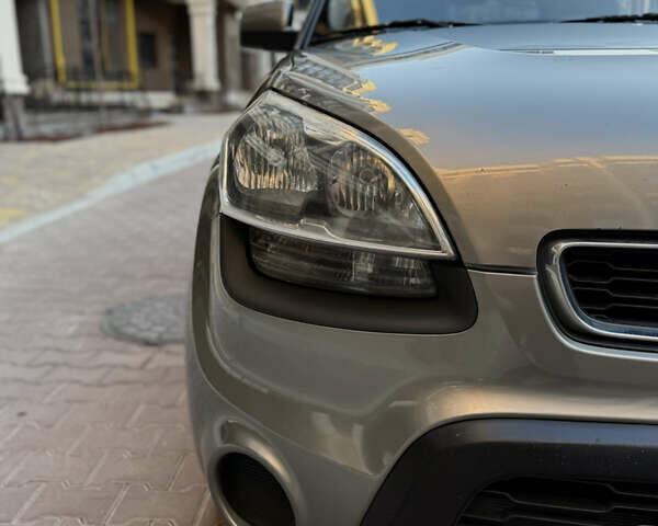 Серый Киа Soul, объемом двигателя 1.59 л и пробегом 203 тыс. км за 7500 $, фото 6 на Automoto.ua