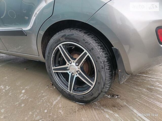 Серый Киа Soul, объемом двигателя 1.6 л и пробегом 280 тыс. км за 6750 $, фото 3 на Automoto.ua