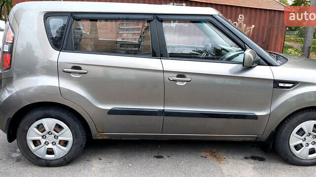 Серый Киа Soul, объемом двигателя 1.6 л и пробегом 109 тыс. км за 8300 $, фото 4 на Automoto.ua