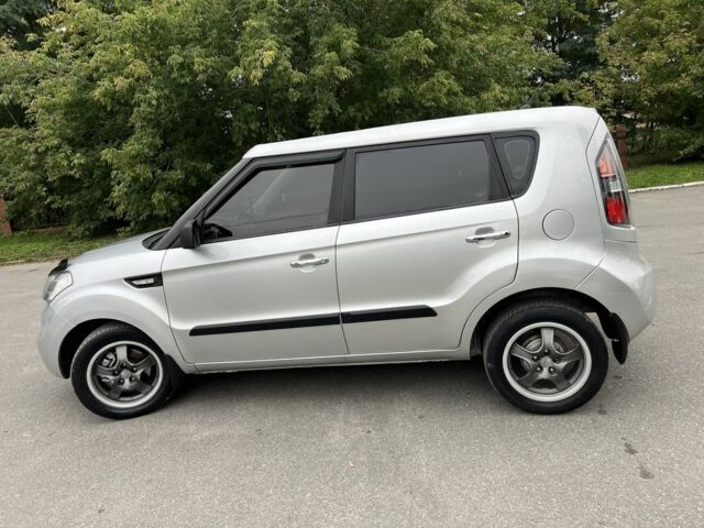 Серый Киа Soul, объемом двигателя 1.6 л и пробегом 275 тыс. км за 5999 $, фото 16 на Automoto.ua