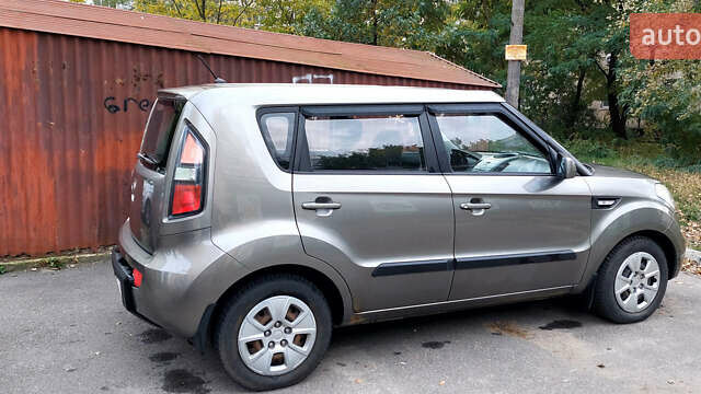 Серый Киа Soul, объемом двигателя 1.6 л и пробегом 109 тыс. км за 8300 $, фото 17 на Automoto.ua
