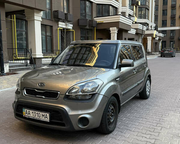 Серый Киа Soul, объемом двигателя 1.59 л и пробегом 203 тыс. км за 7500 $, фото 1 на Automoto.ua