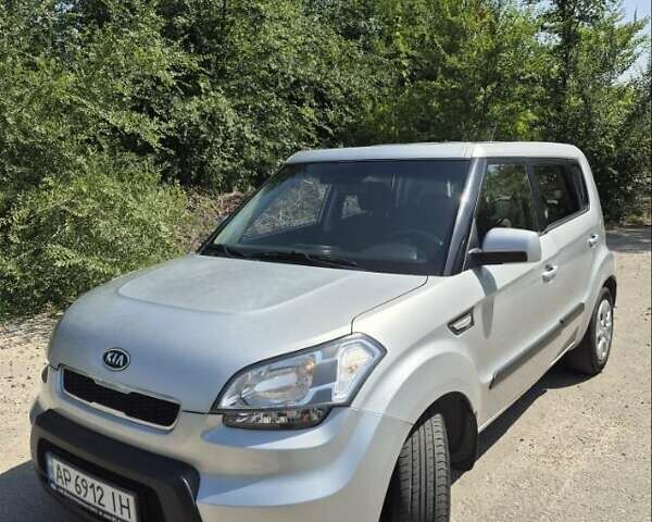 Серый Киа Soul, объемом двигателя 1.59 л и пробегом 59 тыс. км за 9000 $, фото 3 на Automoto.ua