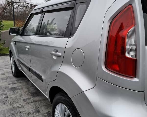 Сірий Кіа Soul, об'ємом двигуна 1.59 л та пробігом 86 тис. км за 6900 $, фото 17 на Automoto.ua