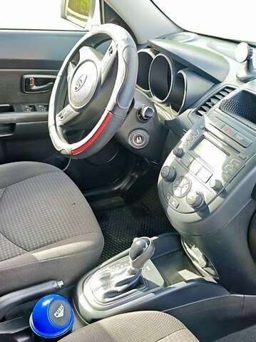 Серый Киа Soul, объемом двигателя 1.59 л и пробегом 184 тыс. км за 8500 $, фото 15 на Automoto.ua