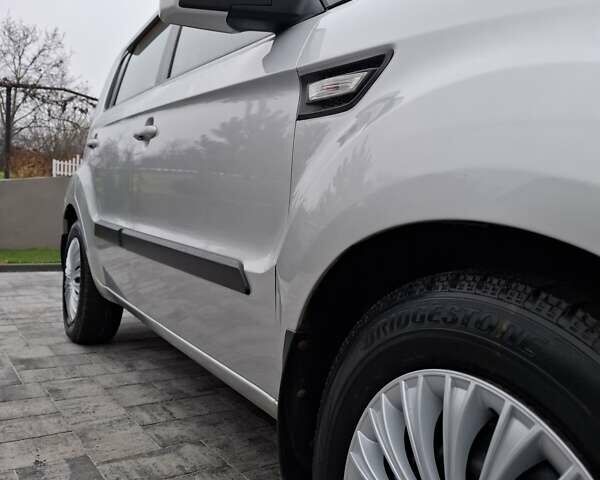 Сірий Кіа Soul, об'ємом двигуна 1.59 л та пробігом 86 тис. км за 6900 $, фото 31 на Automoto.ua