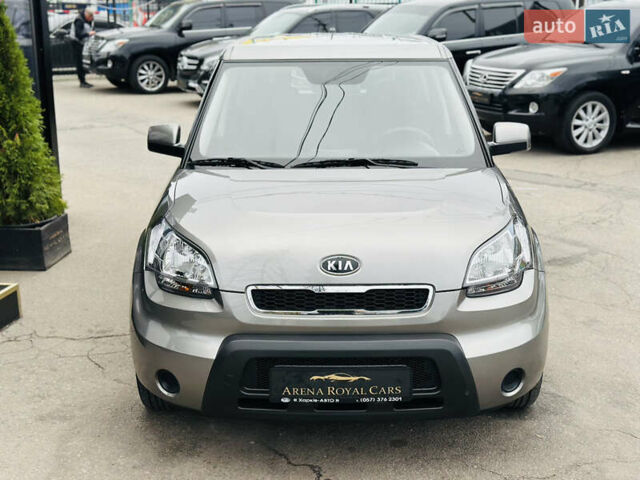 Серый Киа Soul, объемом двигателя 1.6 л и пробегом 18 тыс. км за 10500 $, фото 7 на Automoto.ua