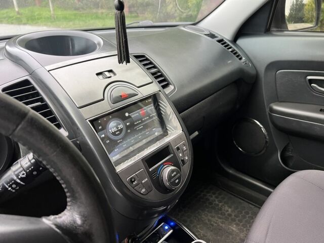 Серый Киа Soul, объемом двигателя 1.6 л и пробегом 275 тыс. км за 5999 $, фото 8 на Automoto.ua