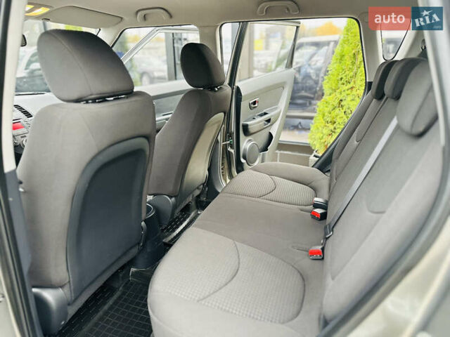 Серый Киа Soul, объемом двигателя 1.6 л и пробегом 18 тыс. км за 10500 $, фото 15 на Automoto.ua