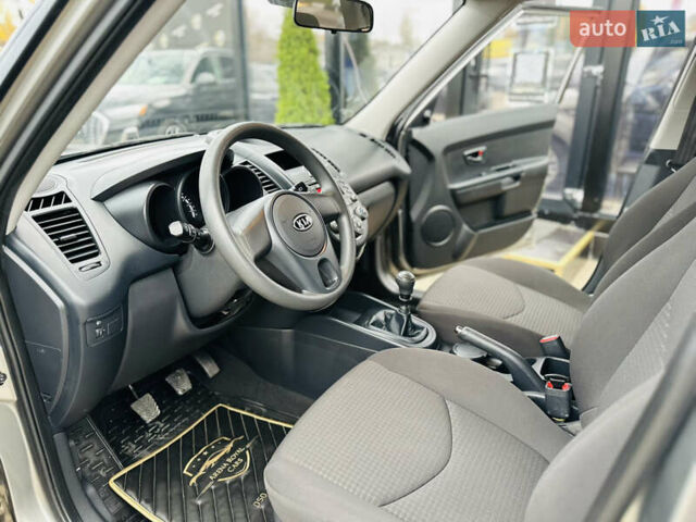 Серый Киа Soul, объемом двигателя 1.6 л и пробегом 18 тыс. км за 10500 $, фото 12 на Automoto.ua