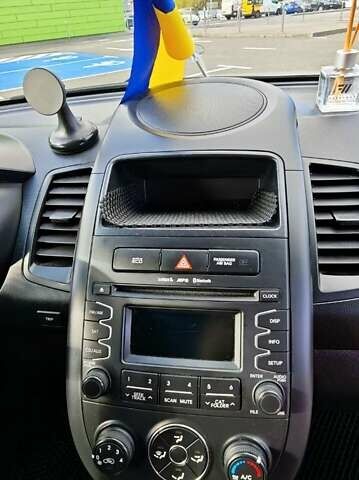 Серый Киа Soul, объемом двигателя 1.59 л и пробегом 184 тыс. км за 8500 $, фото 16 на Automoto.ua