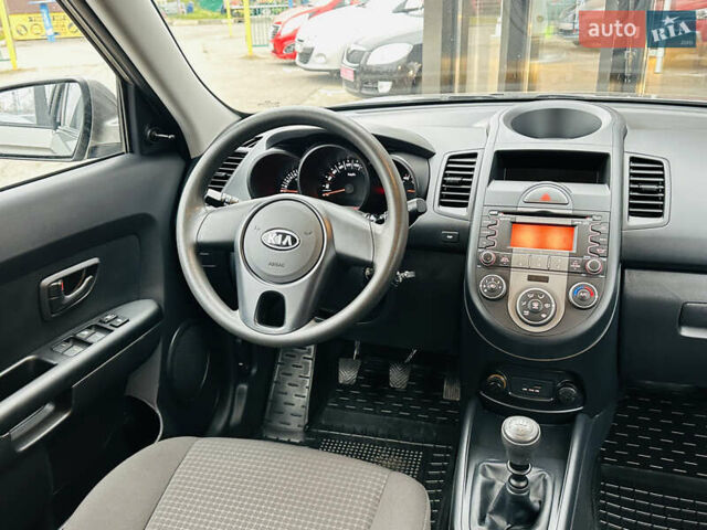 Сірий Кіа Soul, об'ємом двигуна 1.6 л та пробігом 18 тис. км за 9999 $, фото 22 на Automoto.ua