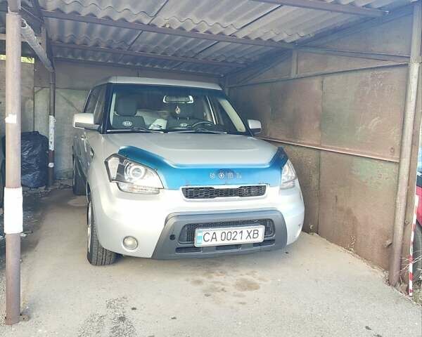 Серый Киа Soul, объемом двигателя 1.58 л и пробегом 209 тыс. км за 7800 $, фото 13 на Automoto.ua