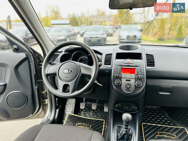 Серый Киа Soul, объемом двигателя 1.6 л и пробегом 18 тыс. км за 10500 $, фото 19 на Automoto.ua