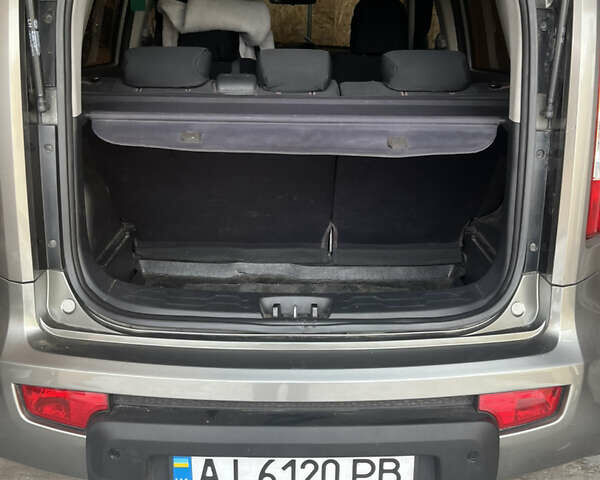 Серый Киа Soul, объемом двигателя 1.59 л и пробегом 138 тыс. км за 6600 $, фото 5 на Automoto.ua
