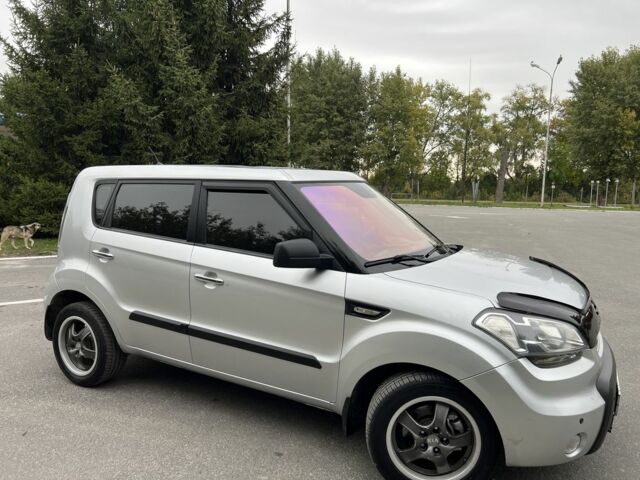 Серый Киа Soul, объемом двигателя 1.6 л и пробегом 275 тыс. км за 5999 $, фото 5 на Automoto.ua