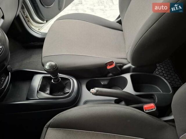 Сірий Кіа Soul, об'ємом двигуна 1.59 л та пробігом 86 тис. км за 6900 $, фото 48 на Automoto.ua