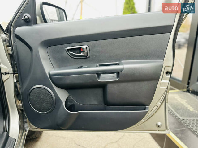 Серый Киа Soul, объемом двигателя 1.6 л и пробегом 18 тыс. км за 10500 $, фото 24 на Automoto.ua