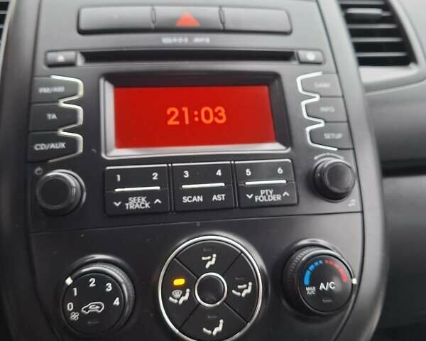 Сірий Кіа Soul, об'ємом двигуна 1.59 л та пробігом 86 тис. км за 6900 $, фото 47 на Automoto.ua