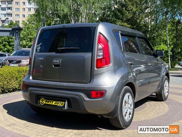 Серый Киа Soul, объемом двигателя 1.6 л и пробегом 122 тыс. км за 9300 $, фото 6 на Automoto.ua