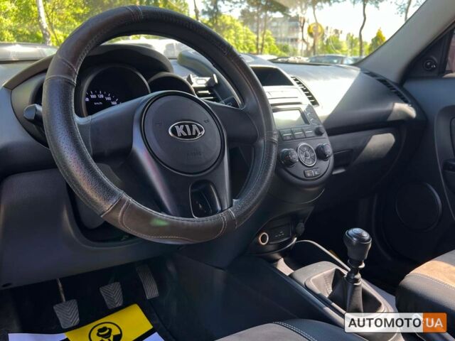 Серый Киа Soul, объемом двигателя 1.6 л и пробегом 122 тыс. км за 9300 $, фото 17 на Automoto.ua
