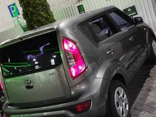 Серый Киа Soul, объемом двигателя 1.6 л и пробегом 127 тыс. км за 7500 $, фото 2 на Automoto.ua