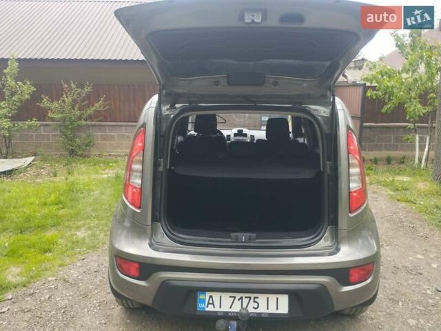 Серый Киа Soul, объемом двигателя 1.6 л и пробегом 179 тыс. км за 7900 $, фото 7 на Automoto.ua